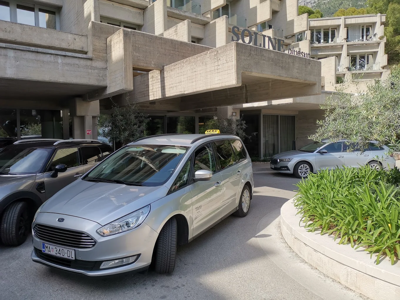 Professional taxi service in Makarska - Hero image