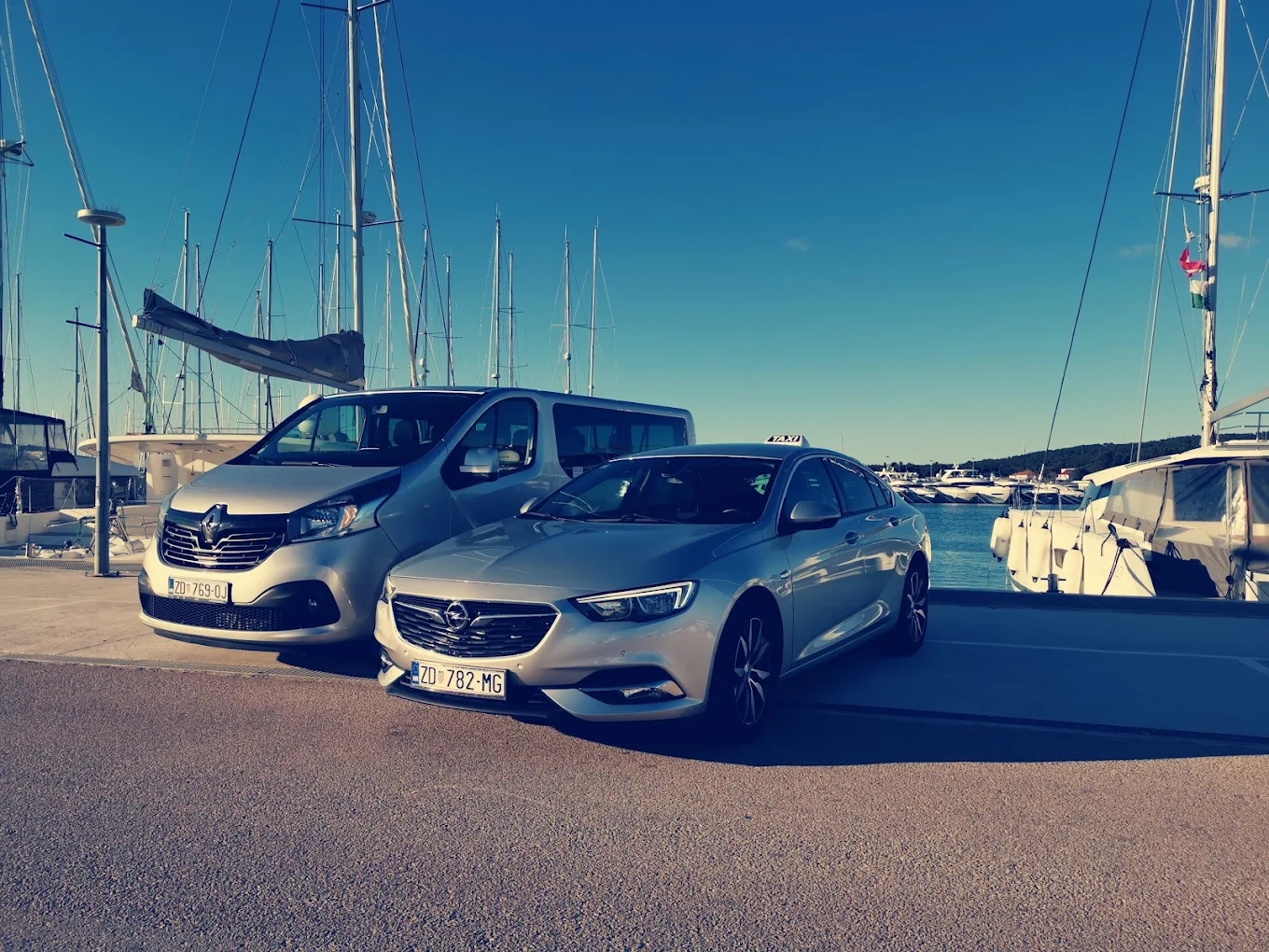 Professional taxi service in Zadar - Hero image